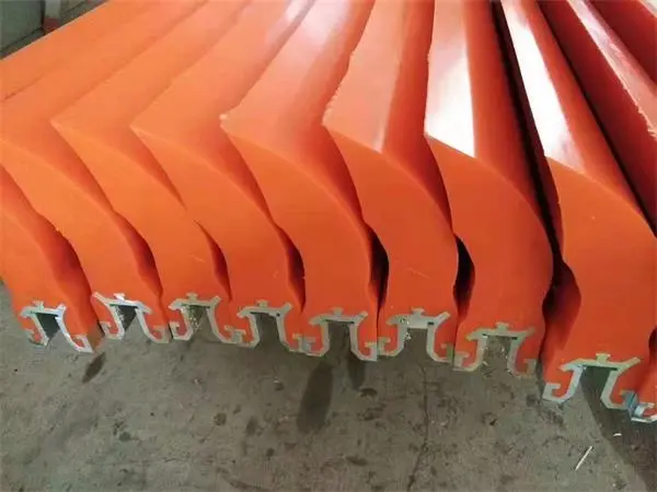 Polyurethane scraper